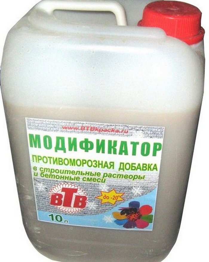 Обязательно добавление в готовый бетонный раствор специальных примесей и присадок, которые будут способствовать лучшему застыванию раствора фундамент на винтовых сваях зимой